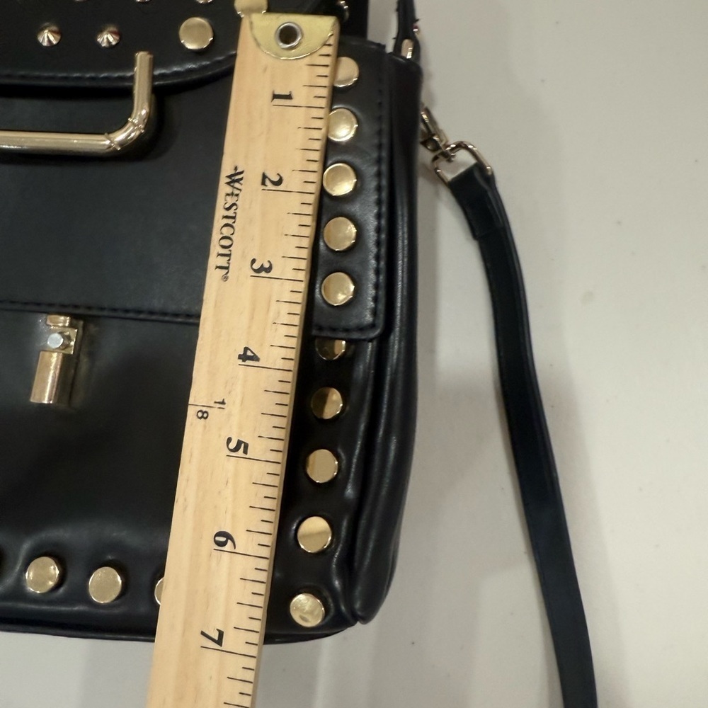 Zara Faux leather crossbody bag with removable strap The magnet came off Photo - Picture 8 of 9